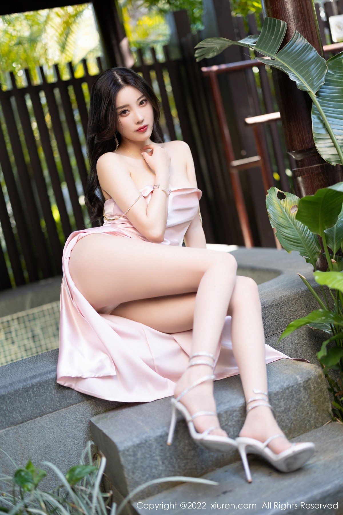 杨晨晨秀完美身材迷人诱惑写真美腿女神美女套图
