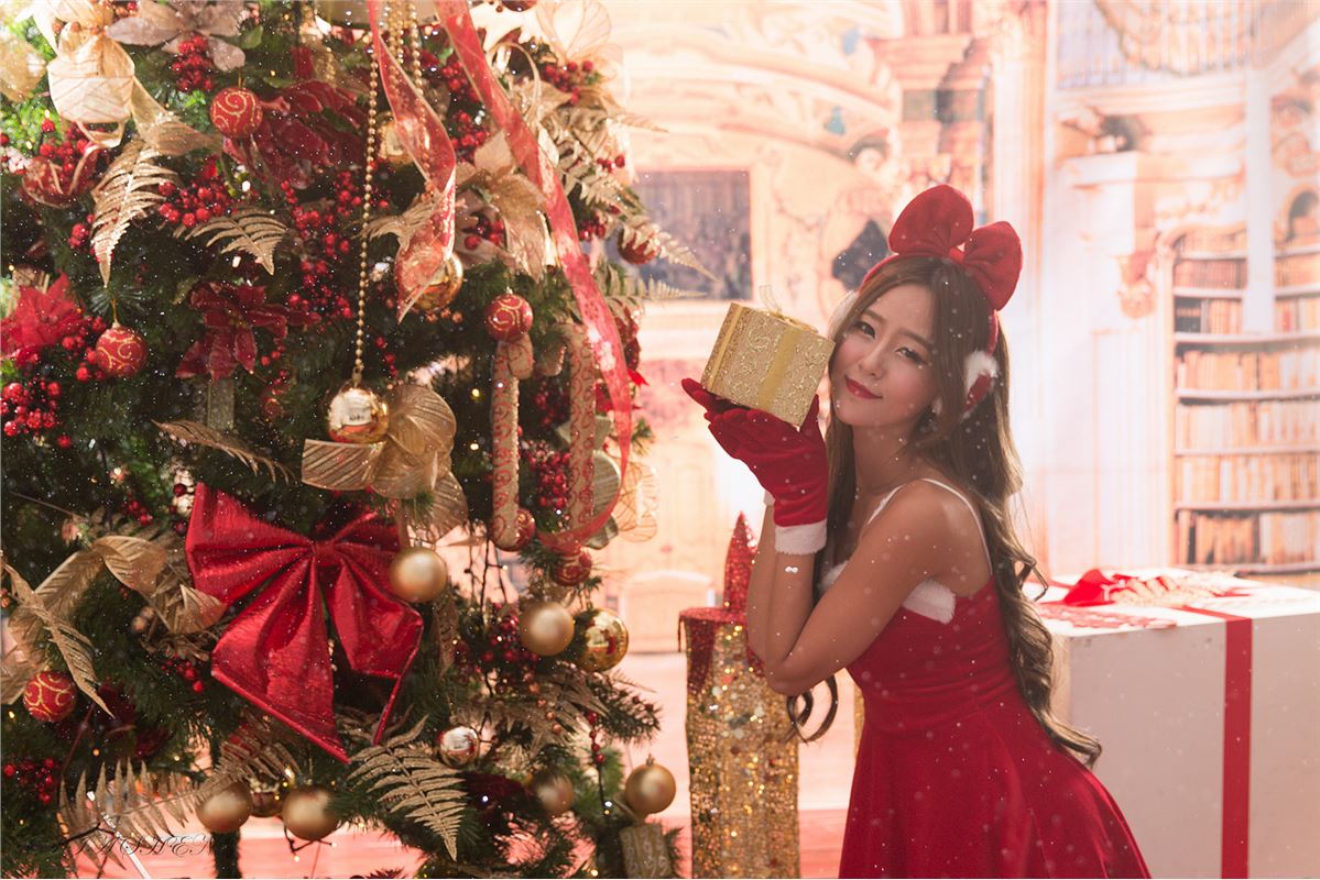 Beautyleg番外篇2014-12-24 小雪圣诞风棚拍
