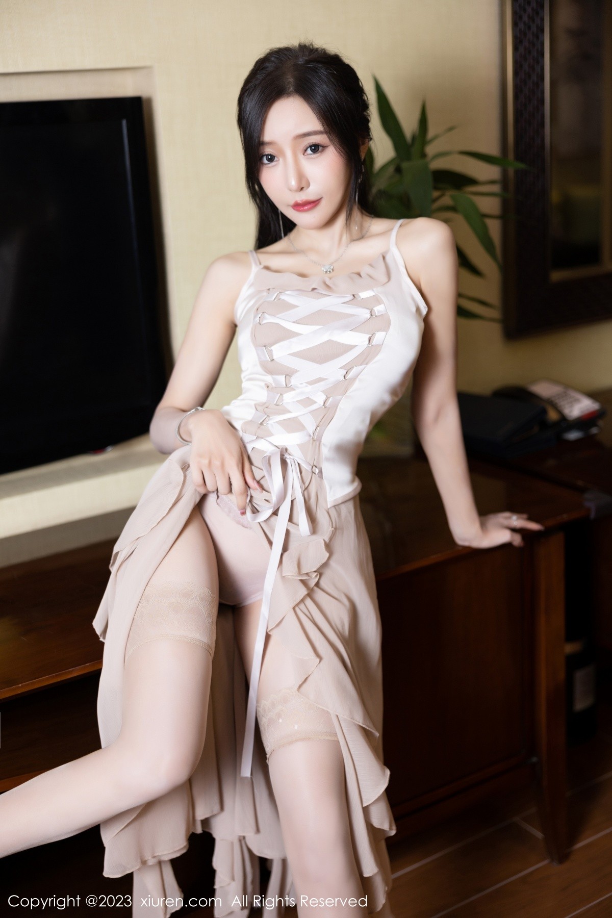 王馨瑶秀完美身材诱惑写真美腿外拍美女套图